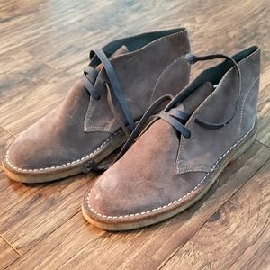 Shoes mens. L'artigiano sorrentino. Suede leather